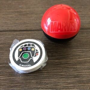 Marvel Bad Guys Mystery Capsule: Thanos Glove eraser